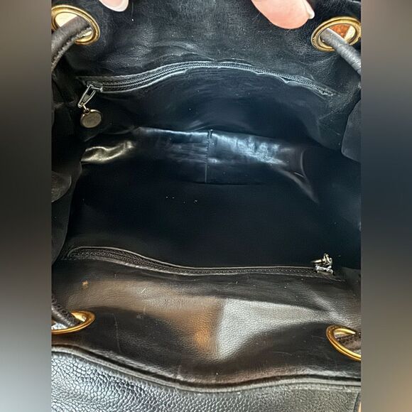 AUTH VINTAGE CHANEL BACKPACK main image 7